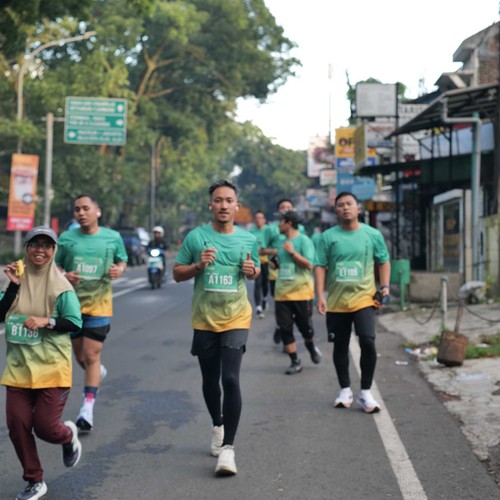 Race photo from BAUR RUN 2025