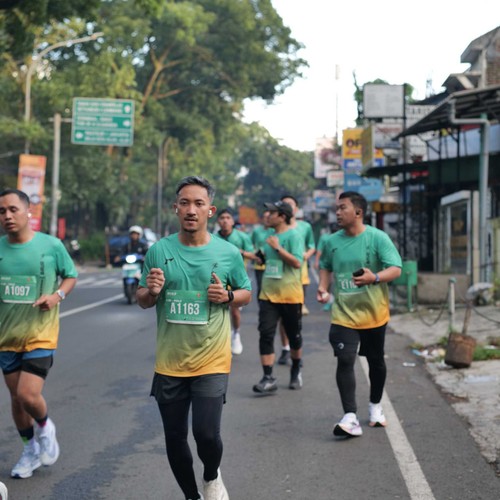 Race photo from BAUR RUN 2025