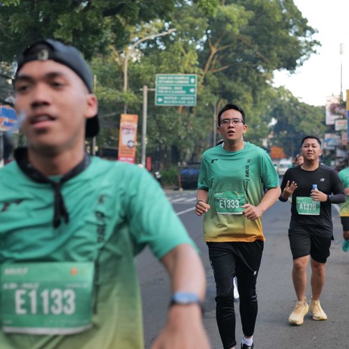 Race photo from BAUR RUN 2025