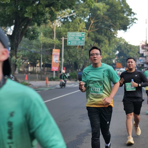 Race photo from BAUR RUN 2025