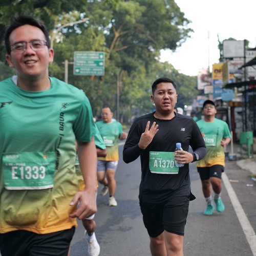 Race photo from BAUR RUN 2025