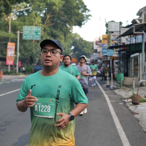 Race photo from BAUR RUN 2025