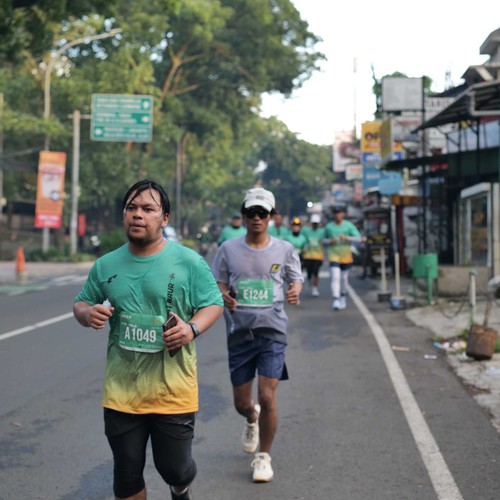 Race photo from BAUR RUN 2025