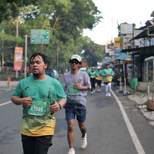 Race photo from BAUR RUN 2025