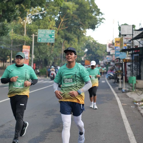 Race photo from BAUR RUN 2025