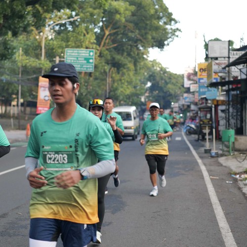Race photo from BAUR RUN 2025