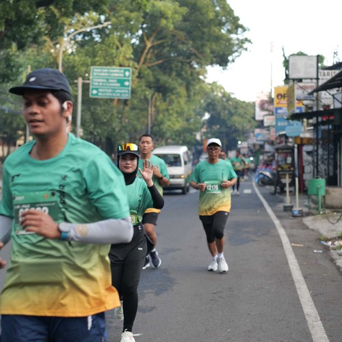 Race photo from BAUR RUN 2025