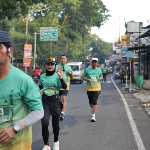 Race photo from BAUR RUN 2025