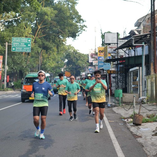 Race photo from BAUR RUN 2025