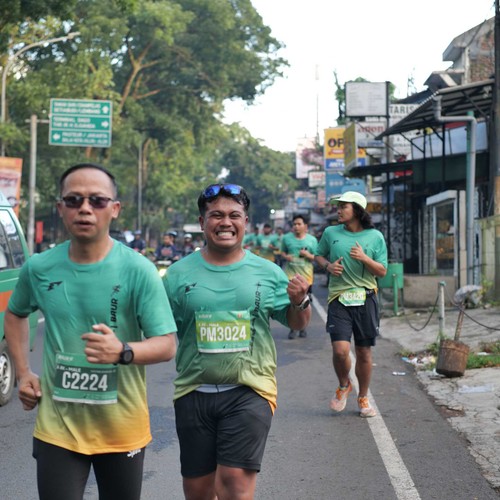 Race photo from BAUR RUN 2025