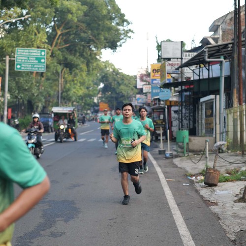 Race photo from BAUR RUN 2025