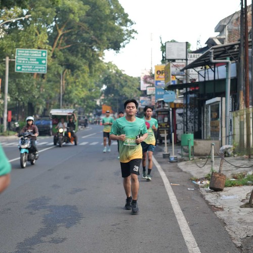 Race photo from BAUR RUN 2025