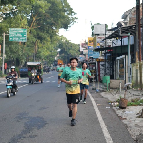 Race photo from BAUR RUN 2025