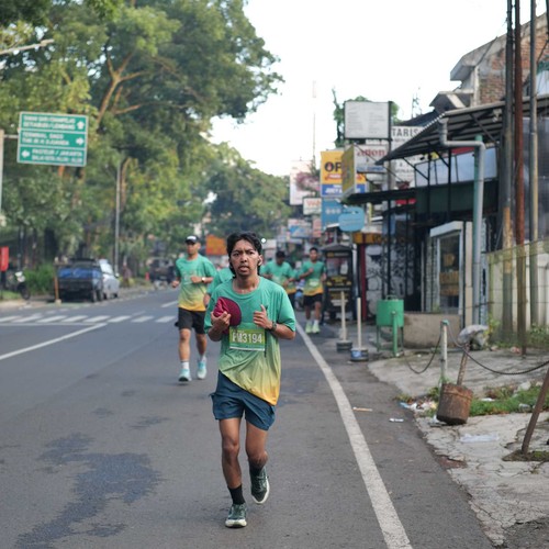 Race photo from BAUR RUN 2025