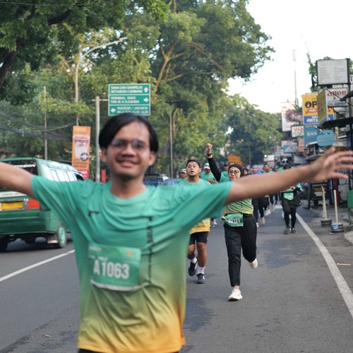 Race photo from BAUR RUN 2025