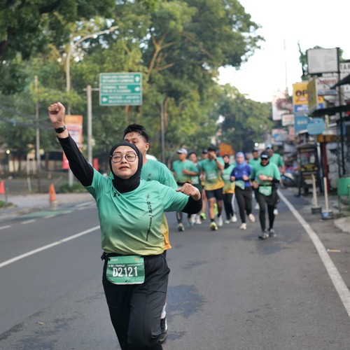 Race photo from BAUR RUN 2025