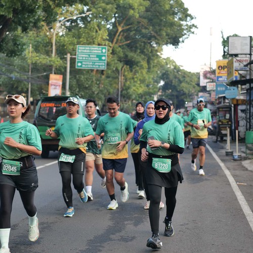 Race photo from BAUR RUN 2025