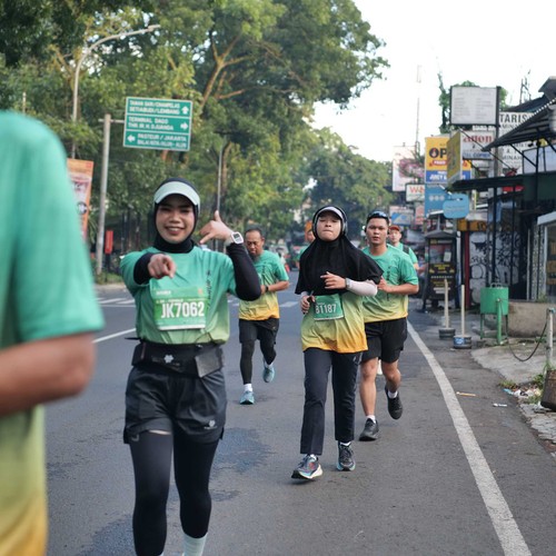 Race photo from BAUR RUN 2025