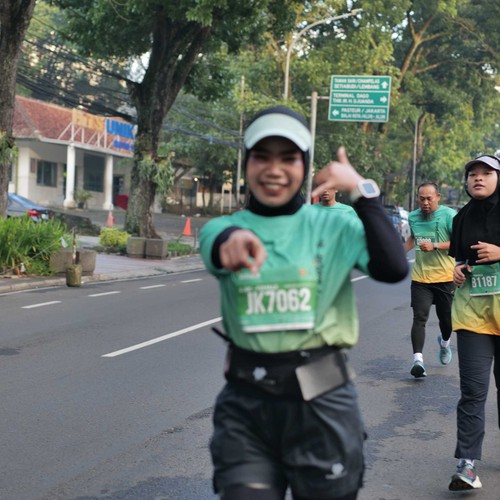 Race photo from BAUR RUN 2025