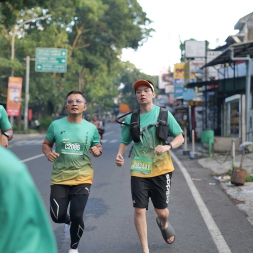 Race photo from BAUR RUN 2025