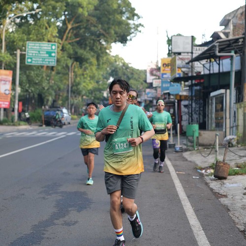 Race photo from BAUR RUN 2025