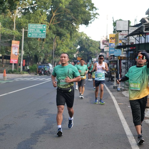Race photo from BAUR RUN 2025