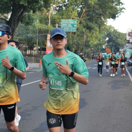 Race photo from BAUR RUN 2025
