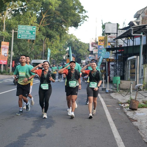 Race photo from BAUR RUN 2025