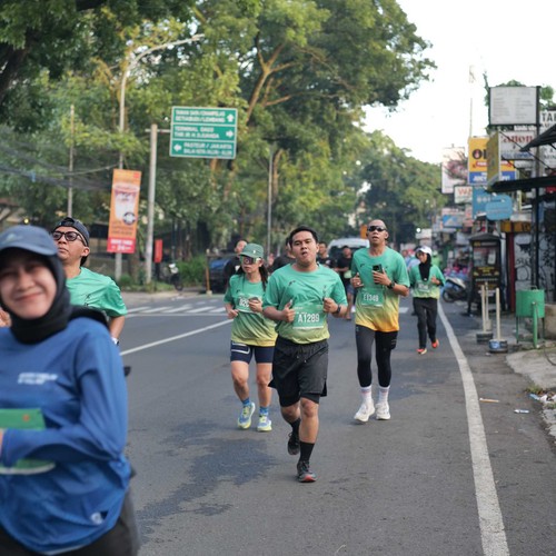 Race photo from BAUR RUN 2025