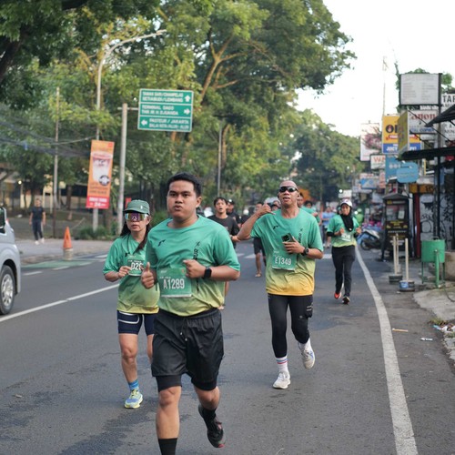 Race photo from BAUR RUN 2025
