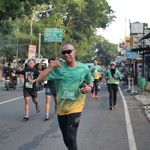 Race photo from BAUR RUN 2025