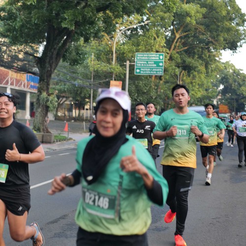 Race photo from BAUR RUN 2025