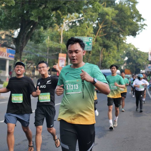 Race photo from BAUR RUN 2025