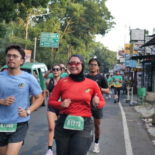 Race photo from BAUR RUN 2025