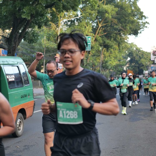 Race photo from BAUR RUN 2025