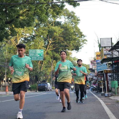 Race photo from BAUR RUN 2025