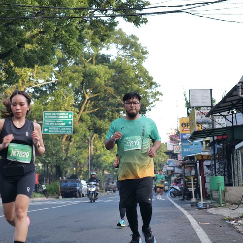 Race photo from BAUR RUN 2025