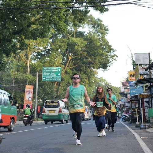 Race photo from BAUR RUN 2025