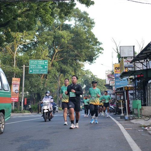 Race photo from BAUR RUN 2025