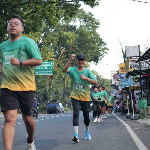 Race photo from BAUR RUN 2025