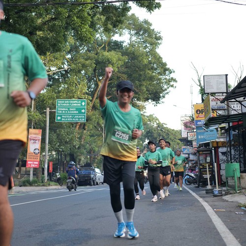 Race photo from BAUR RUN 2025