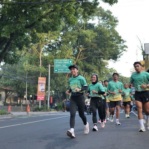 Race photo from BAUR RUN 2025
