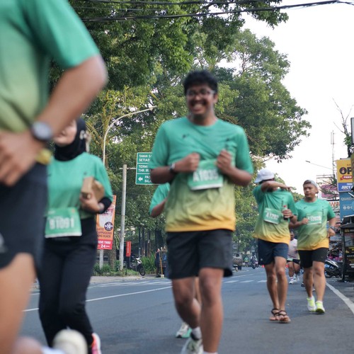 Race photo from BAUR RUN 2025