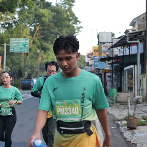 Race photo from BAUR RUN 2025