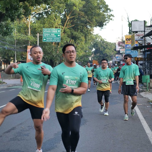 Race photo from BAUR RUN 2025