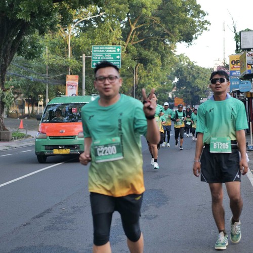 Race photo from BAUR RUN 2025