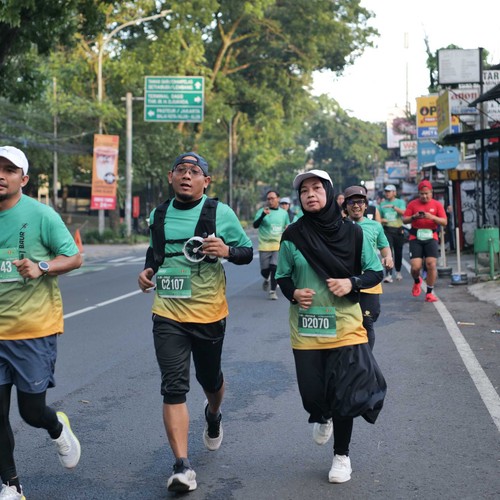 Race photo from BAUR RUN 2025