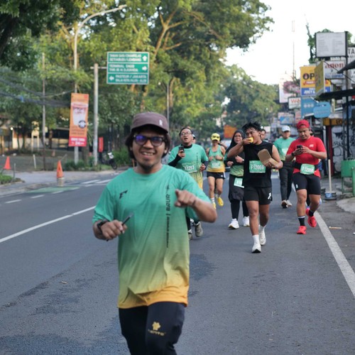 Race photo from BAUR RUN 2025
