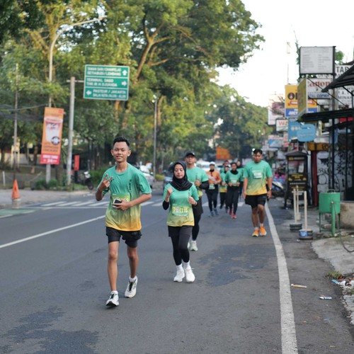 Race photo from BAUR RUN 2025