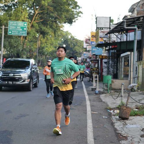 Race photo from BAUR RUN 2025